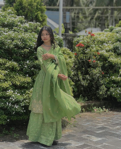 Elegant Handcrafted Embroidery Kurta Set