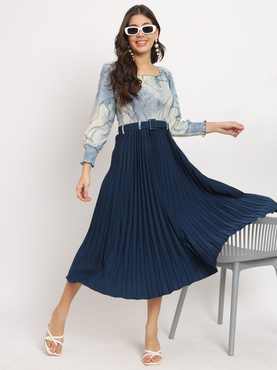 Navy Blue, photo 1