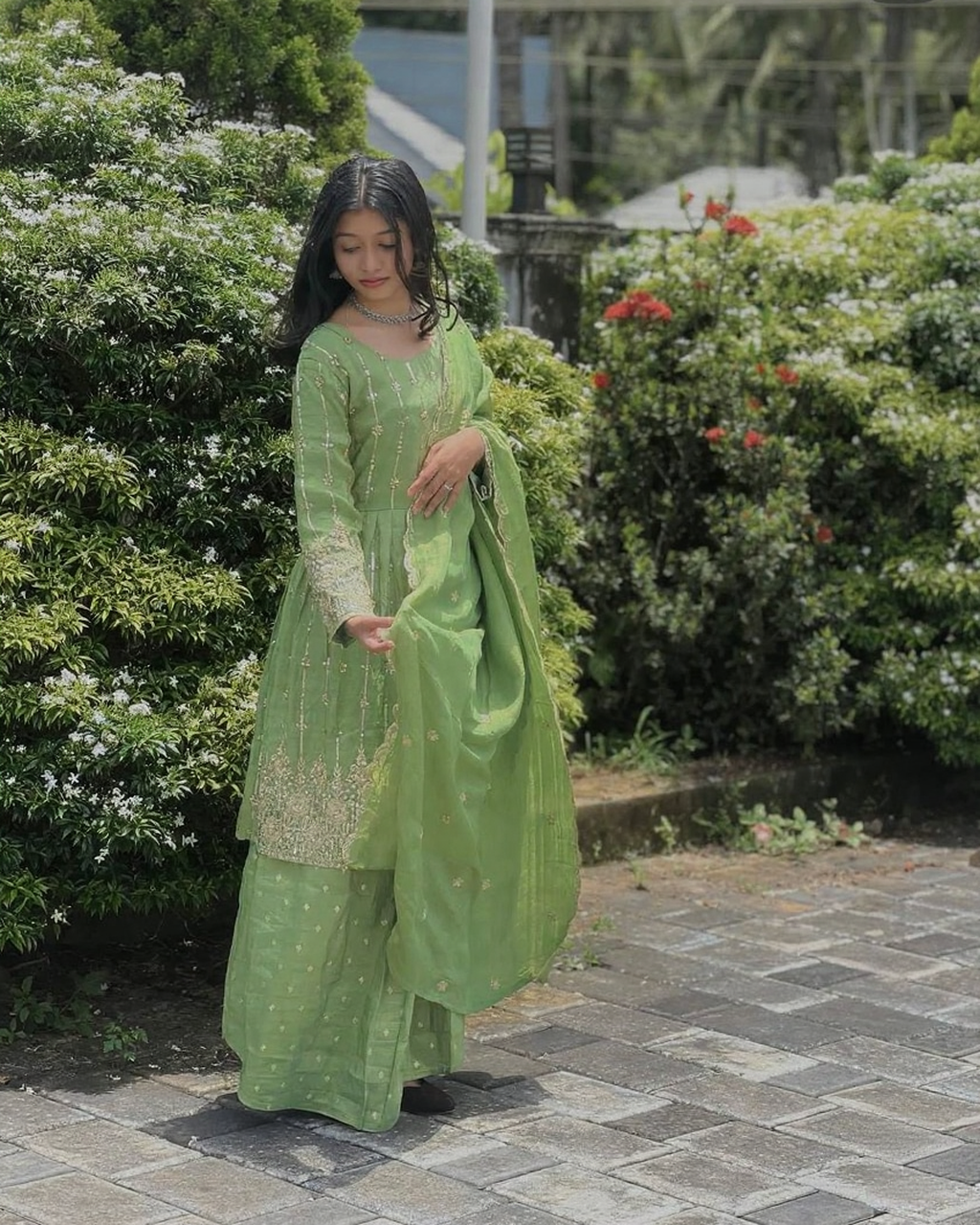 elegant handcrafted embroidery kurta set