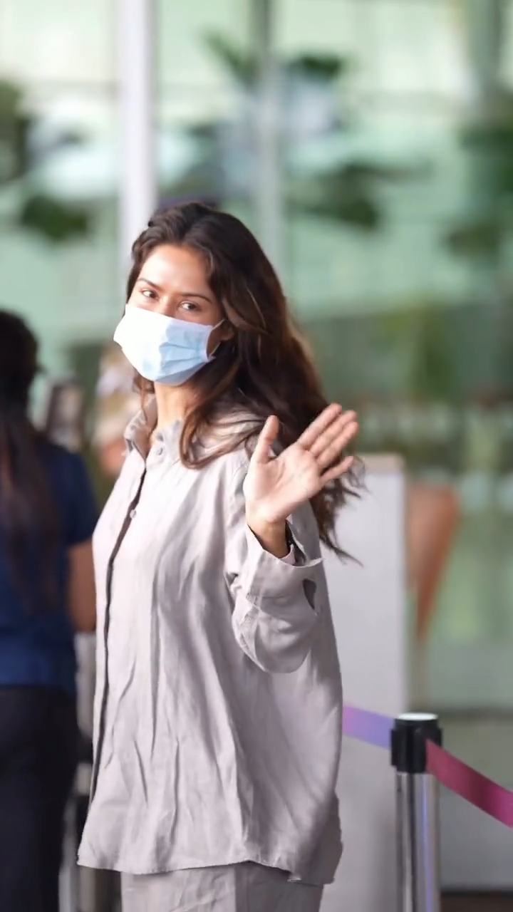 sonam bajwa solid grey co-ord set